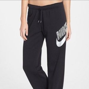 Looking for these pants
